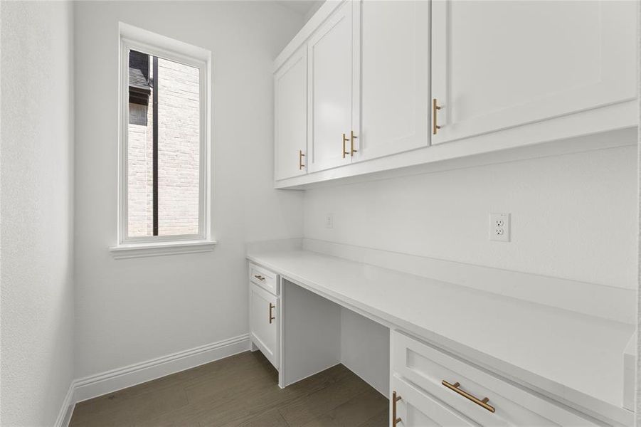 16. 3108 Tobias - Flex