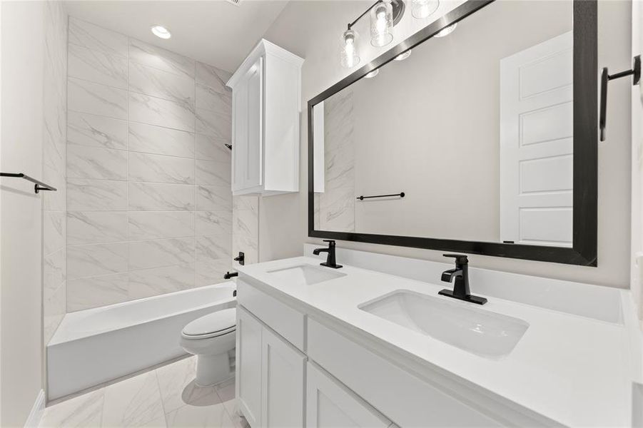 08. 1739 Gem - 2ND Bath