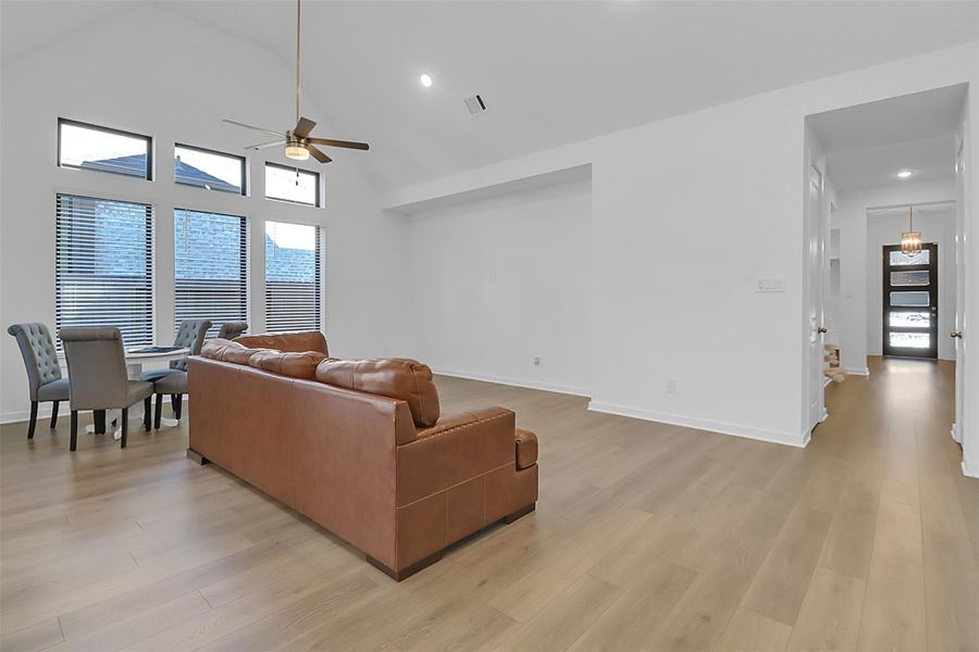 Furnished interior view inside a new home in Riceland: 50ft. lots, Mont Belvieu (Image 11).