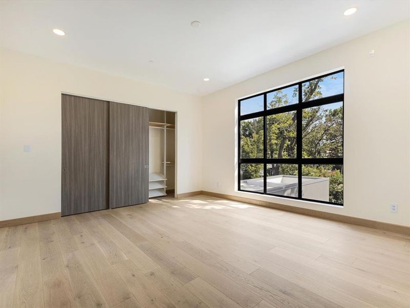 Spacious, unfurnished interior of a new home in , Dallas (Image 13).