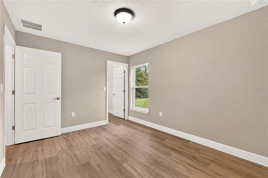 Spacious, unfurnished interior of a new home in , Dunnellon (Image 49).
