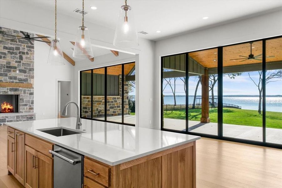 Furnished interior view inside a new home in , Corsicana (Image 13).