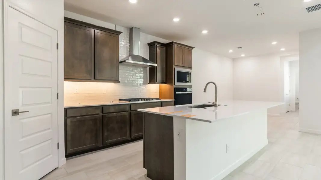 Furnished interior view inside a new home in Aloravita, Peoria (Image 10).