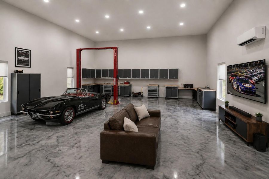 This custom shop is screaming for you to take hold of it. Don't miss the opportunity to make this yours.The floors are ceramic epoxy. High grade for a high class shop! This custom shop is screaming for you to take hold of it. Don't miss the opportunity to make this yours.The floors are ceramic epoxy. High grade for a high class shop!