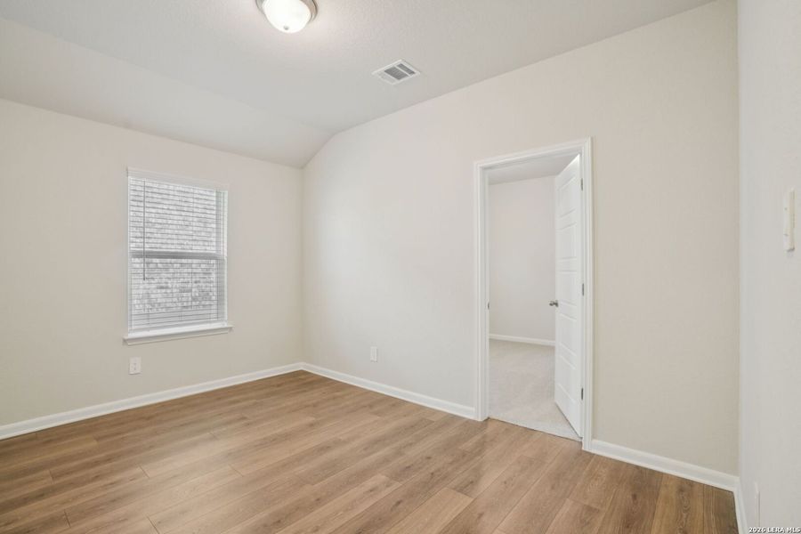 Spacious, unfurnished interior of a new home in Sagebrooke - Premier Series, San Antonio (Image 29).