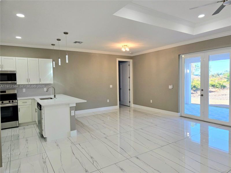 Spacious, unfurnished interior of a new home in , Lehigh Acres (Image 25).