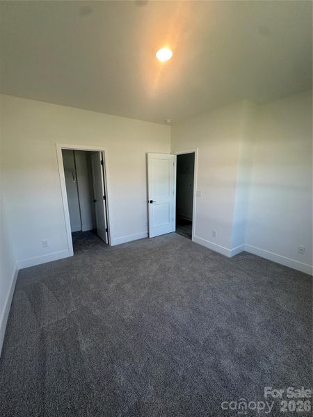 Spacious, unfurnished interior of a new home in Cardiff Glyn, Catawba (Image 17).