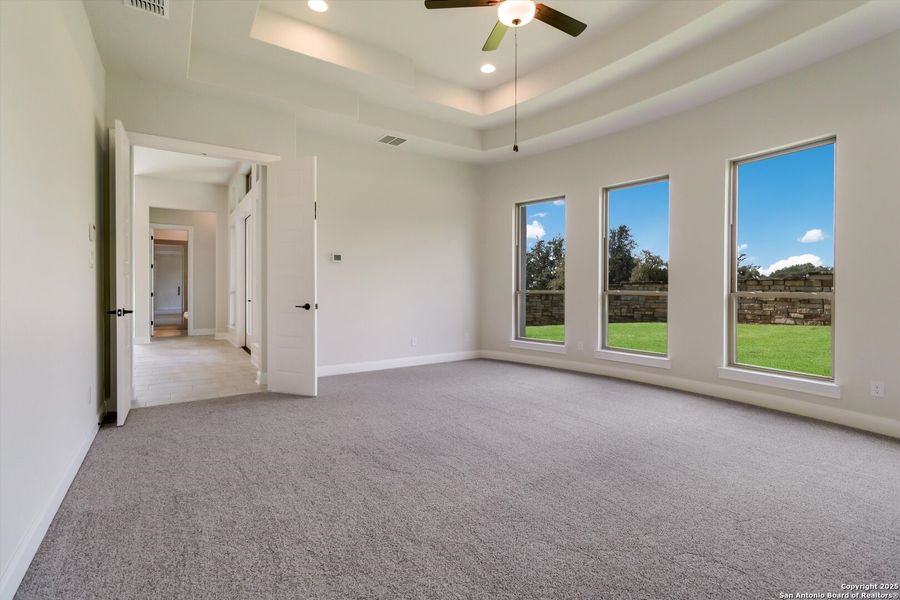 Spacious, unfurnished interior of a new home in Johnson Ranch, Bulverde (Image 21).