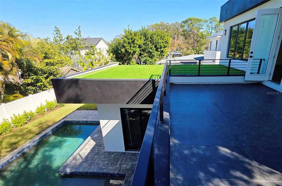 Exterior details and patio area of a home in , Sarasota (Image 39).