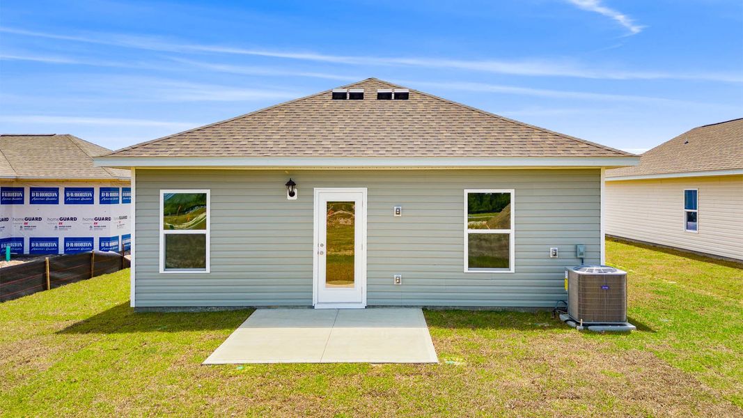 Representative exterior details of a home built from the The Poppy by D.R. Horton in Liberty, Panama City (Image 4).