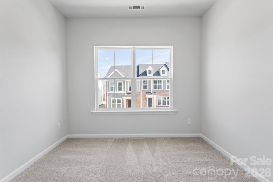 Spacious, unfurnished interior of a new home in Sloan Station, Charlotte (Image 16).