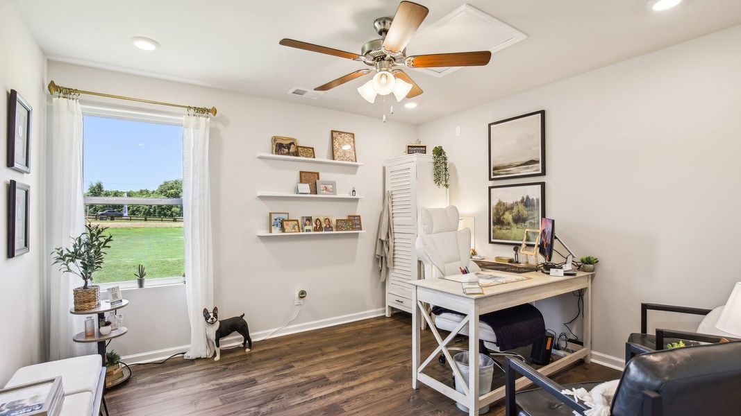 Furnished interior view inside a new home in Saddle Trace, Lewisburg (Image 24).