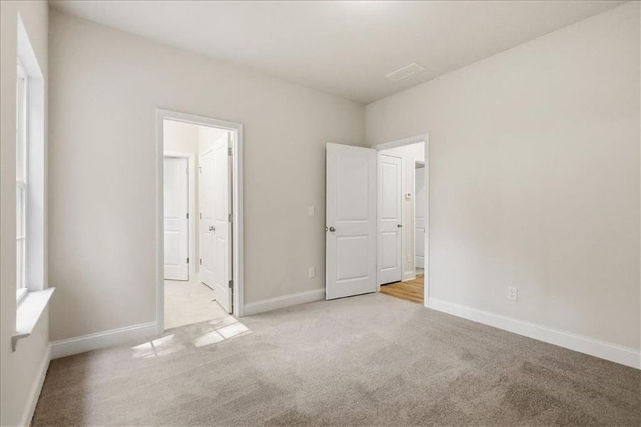 Spacious, unfurnished interior of a new home in , Monroe (Image 26).