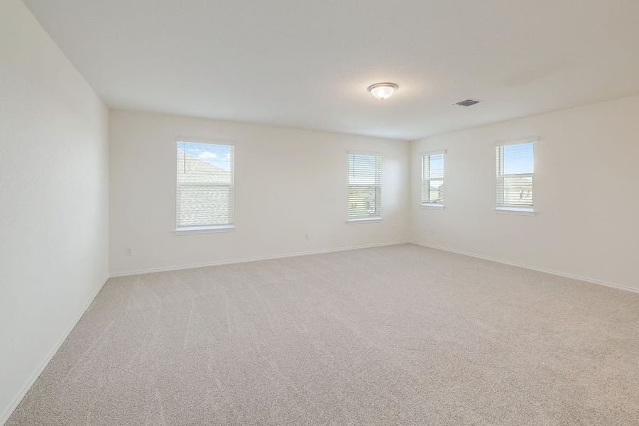 Spacious, unfurnished interior of a new home in Mustang Valley, Manor (Image 7).