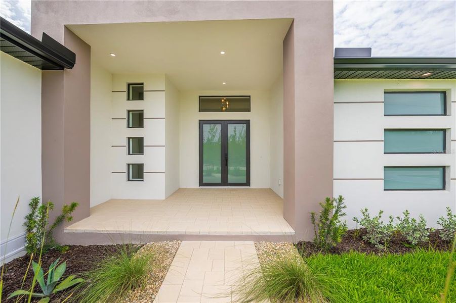 Exterior details and patio area of a home in , Port Charlotte (Image 38). Exterior details and patio area of a home in , Port Charlotte (Image 38).