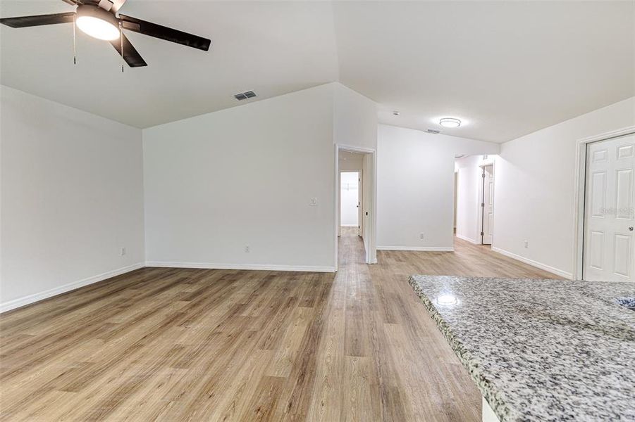 Spacious, unfurnished interior of a new home in , Lakeland (Image 20).