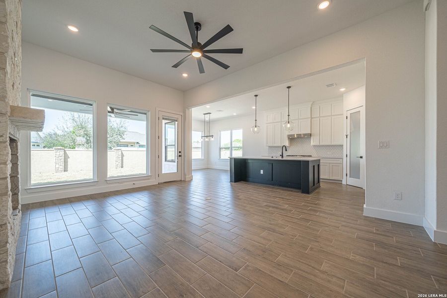 Spacious, unfurnished interior of a new home in , Kerrville (Image 15).