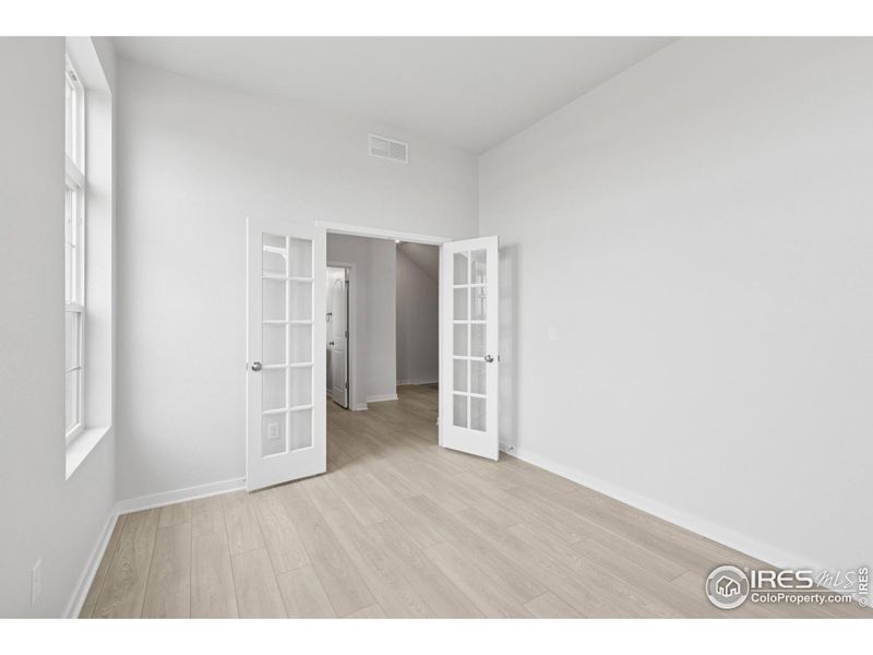 Spacious, unfurnished interior of a new home in Kinston Cottage, Loveland (Image 22).