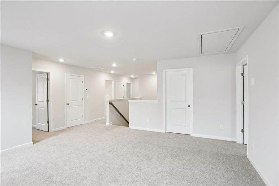 Spacious, unfurnished interior of a new home in Westmont Preserve, Powder Springs (Image 50).