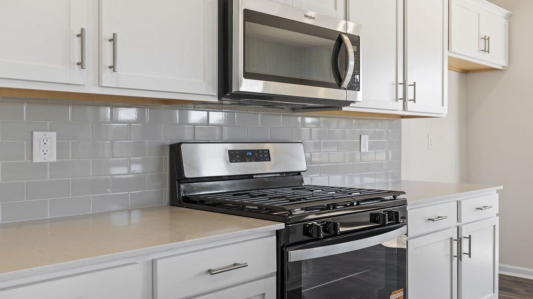 Representative furnished interior of a home built from the SALEM by D.R. Horton in Woodglen, Piedmont (Image 9). Representative furnished interior of a home built from the SALEM by D.R. Horton in Woodglen, Piedmont (Image 9).