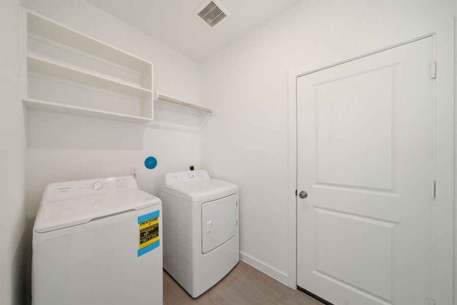Furnished interior view inside a new home in Binford Creek, Waller (Image 9).