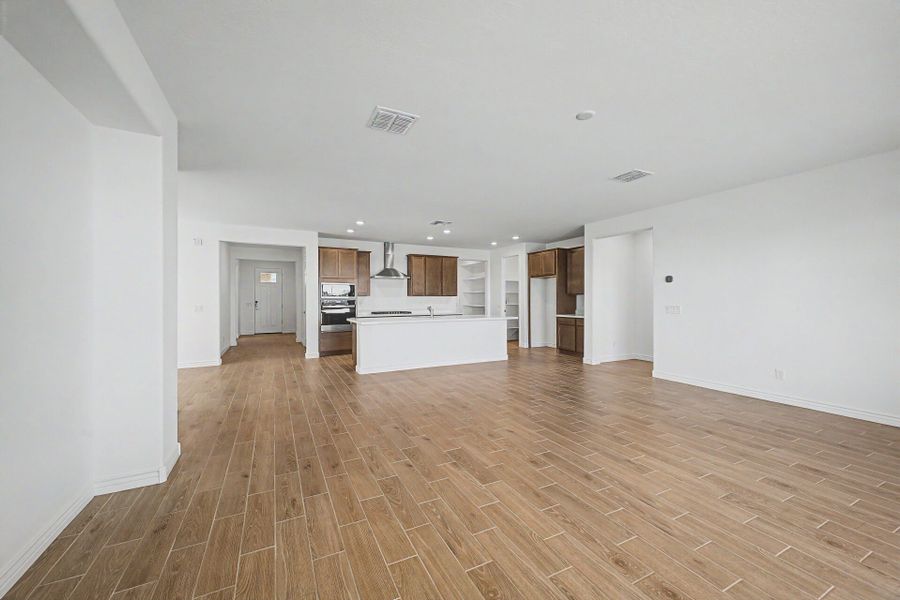 Spacious, unfurnished interior of a new home in Miravida, Surprise (Image 7).