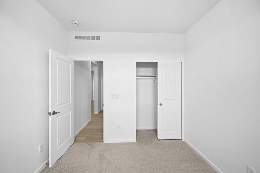 Spacious, unfurnished interior of a new home in Trailstone, Arvada (Image 23).