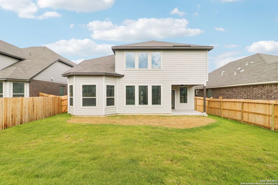 Exterior details and patio area of a home in Fox Falls, Boerne (Image 20). Exterior details and patio area of a home in Fox Falls, Boerne (Image 20).