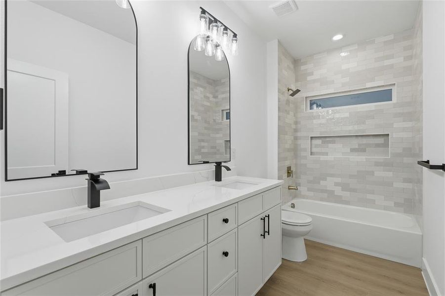 Furnished interior view inside a new home in , Dallas (Image 10).