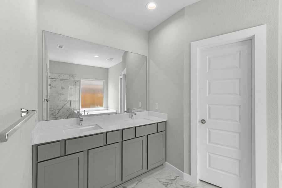 Furnished interior view inside a new home in Beacon Hill, Waller (Image 6).