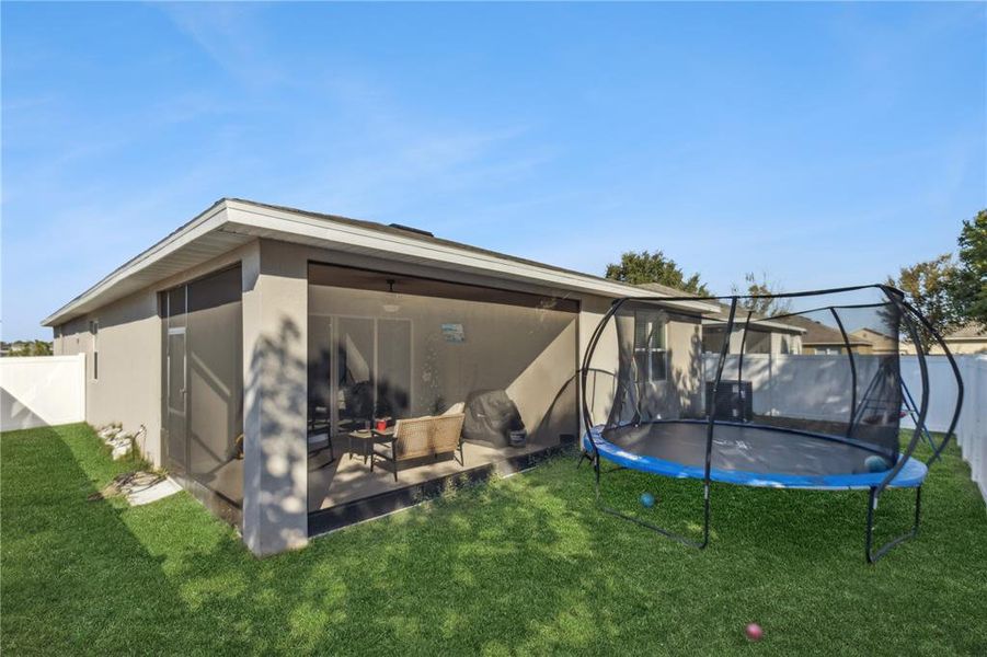 Exterior details and patio area of a home in , Winter Haven (Image 17).