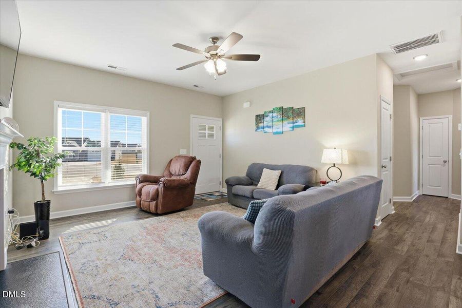 23-4213 Fairlawn Dr-23