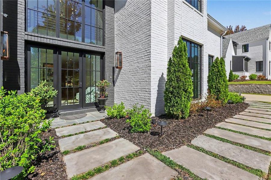 Exterior details and patio area of a home in , Alpharetta (Image 30).
