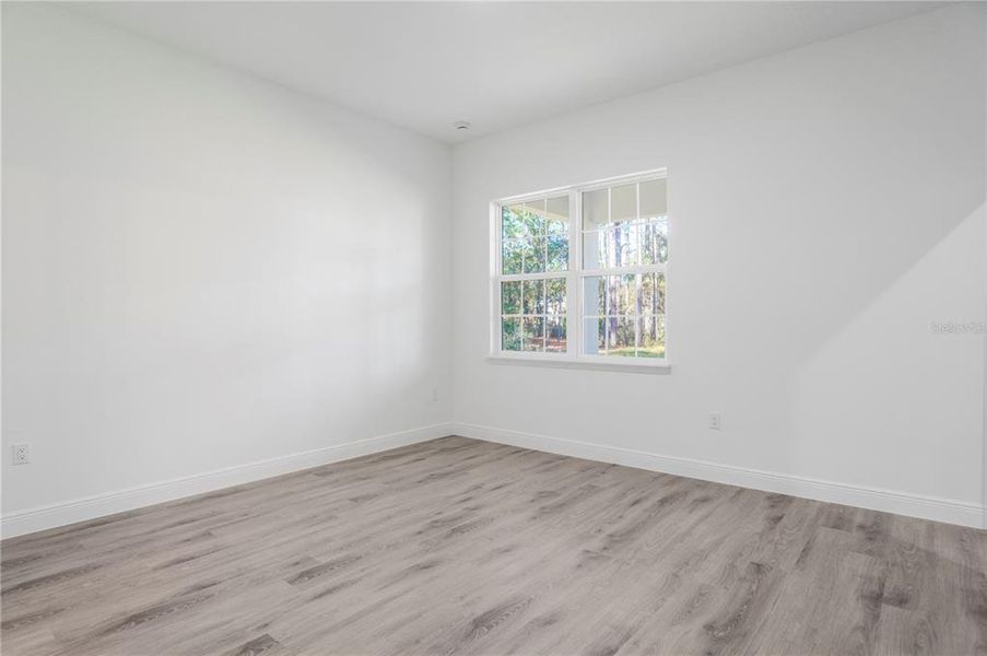 Spacious, unfurnished interior of a new home in , Dunnellon (Image 18).