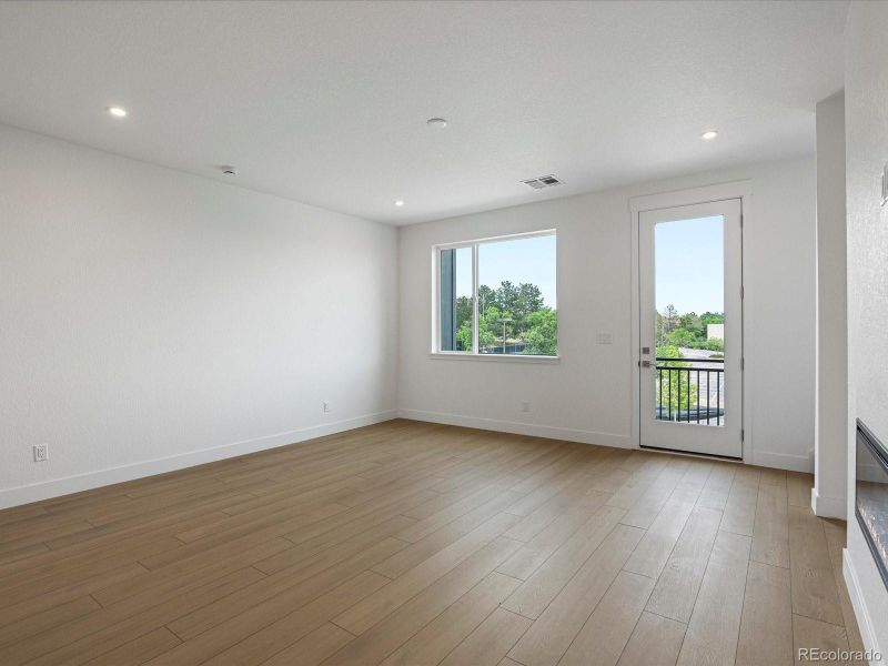 Spacious, unfurnished interior of a new home in Ascent at Inverness, Englewood (Image 17).