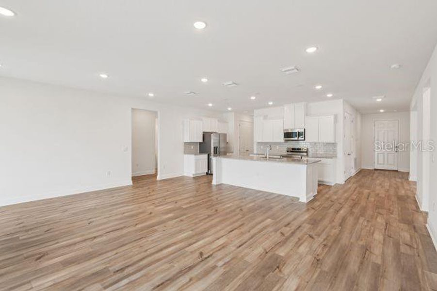 Spacious, unfurnished interior of a new home in Sugarmill Woods, Homosassa (Image 13). Spacious, unfurnished interior of a new home in Sugarmill Woods, Homosassa (Image 13).