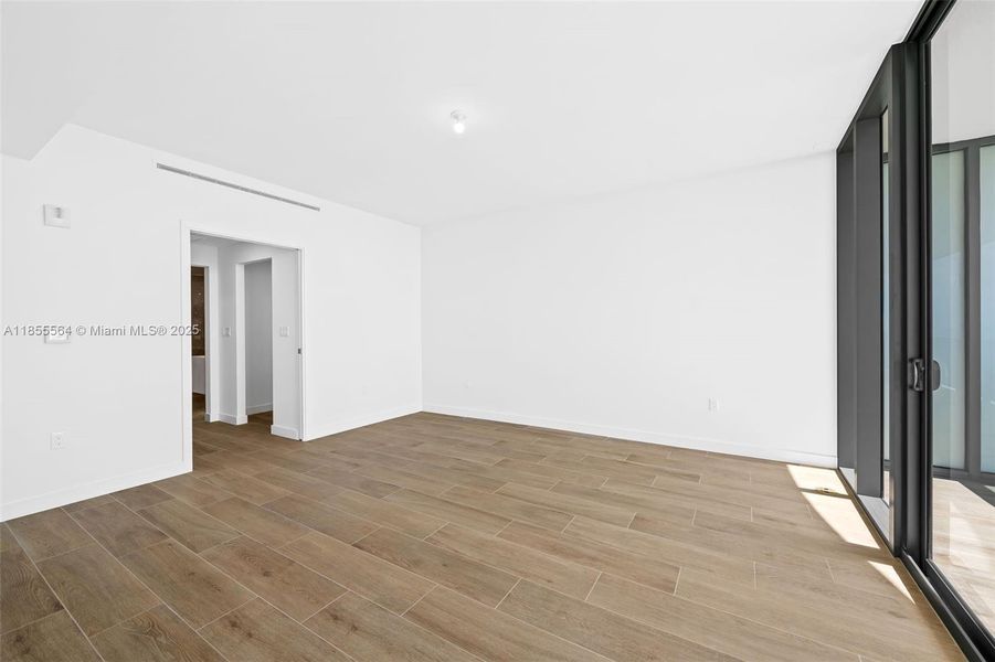 Spacious, unfurnished interior of a new home in Casamar, Pompano Beach (Image 25). Spacious, unfurnished interior of a new home in Casamar, Pompano Beach (Image 25).