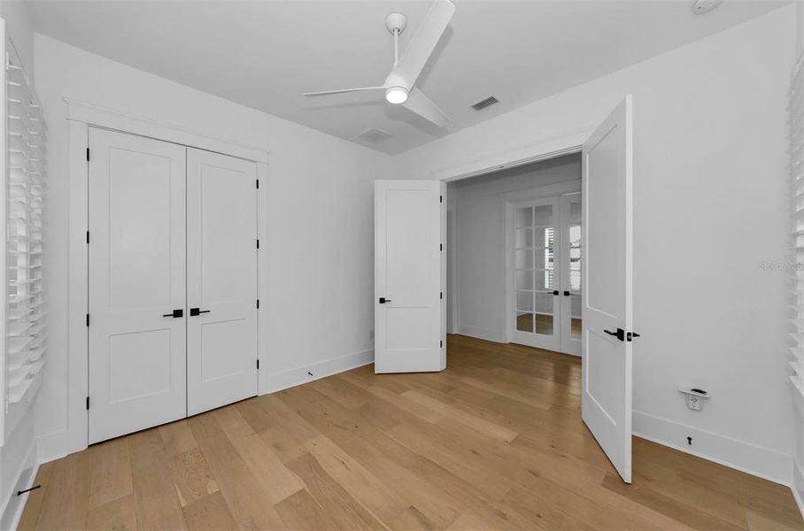 Spacious, unfurnished interior of a new home in , St. Petersburg (Image 23). Spacious, unfurnished interior of a new home in , St. Petersburg (Image 23).
