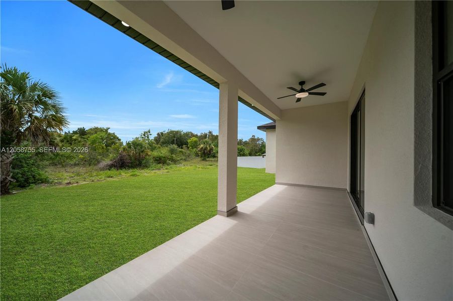 Exterior details and patio area of a home in , Lehigh Acres (Image 4).