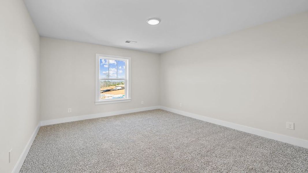 Spacious, unfurnished interior of a new home in Shadowood, Seneca (Image 23).