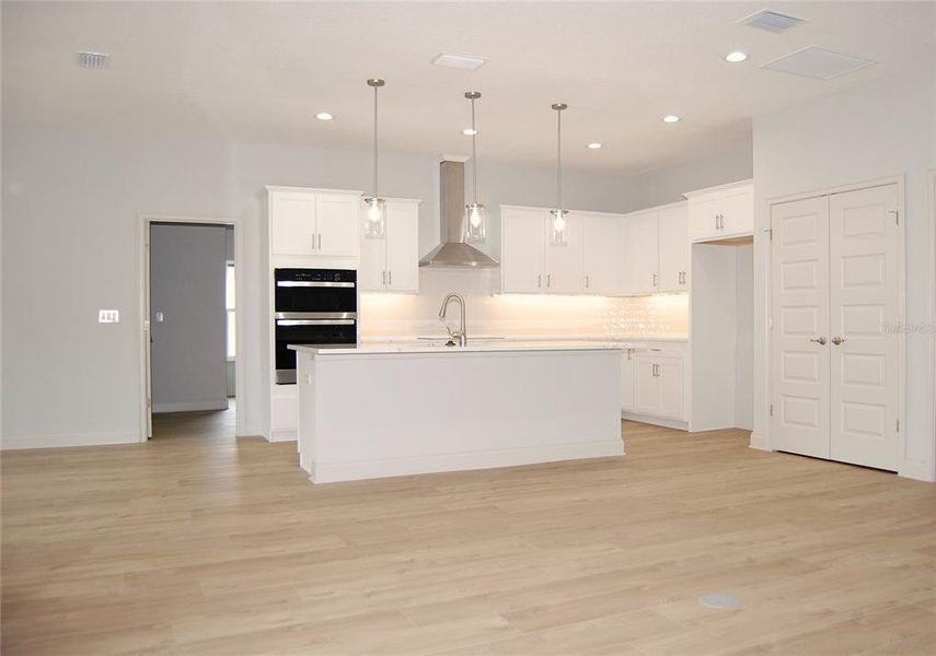 Spacious, unfurnished interior of a new home in , New Smyrna Beach (Image 6).