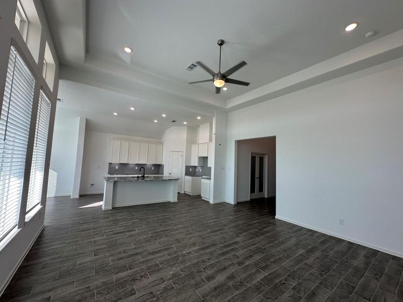Spacious, unfurnished interior of a new home in , Iowa Colony (Image 15).