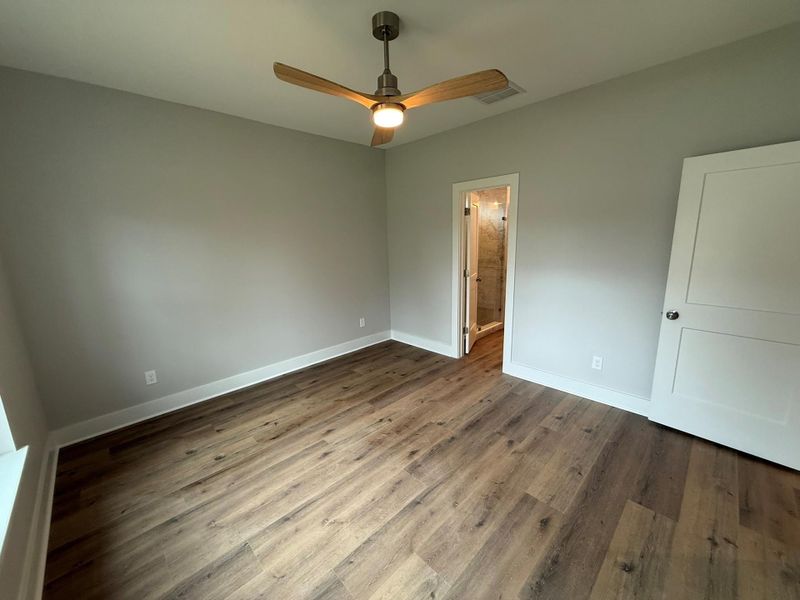 Spacious, unfurnished interior of a new home in , Dickinson (Image 16).