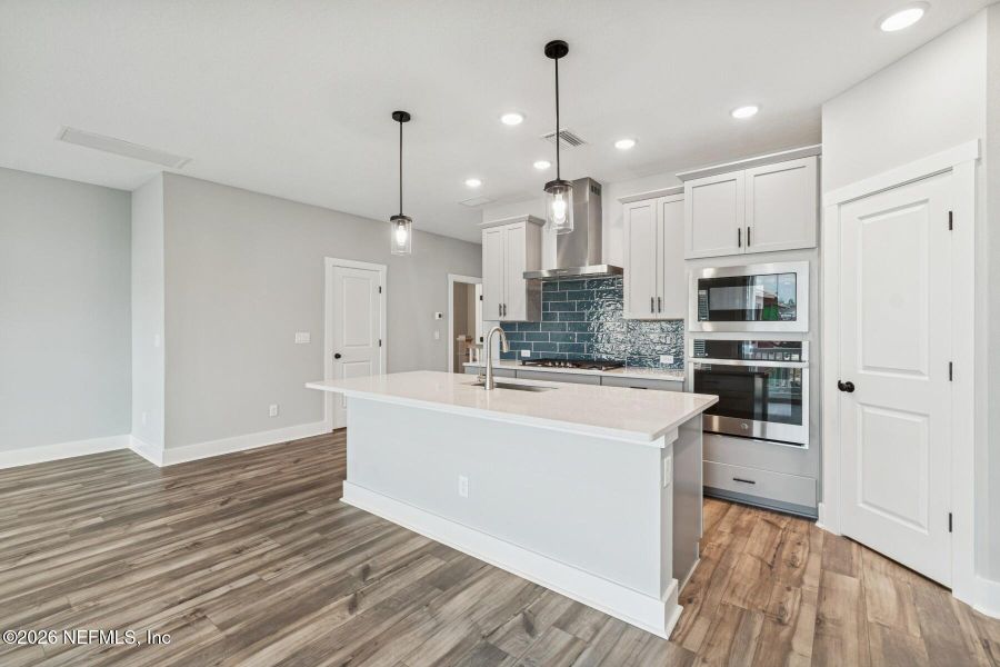 Furnished interior view inside a new home in Kettering at eTown - Traditional Collection, Jacksonville (Image 7). Furnished interior view inside a new home in Kettering at eTown - Traditional Collection, Jacksonville (Image 7).