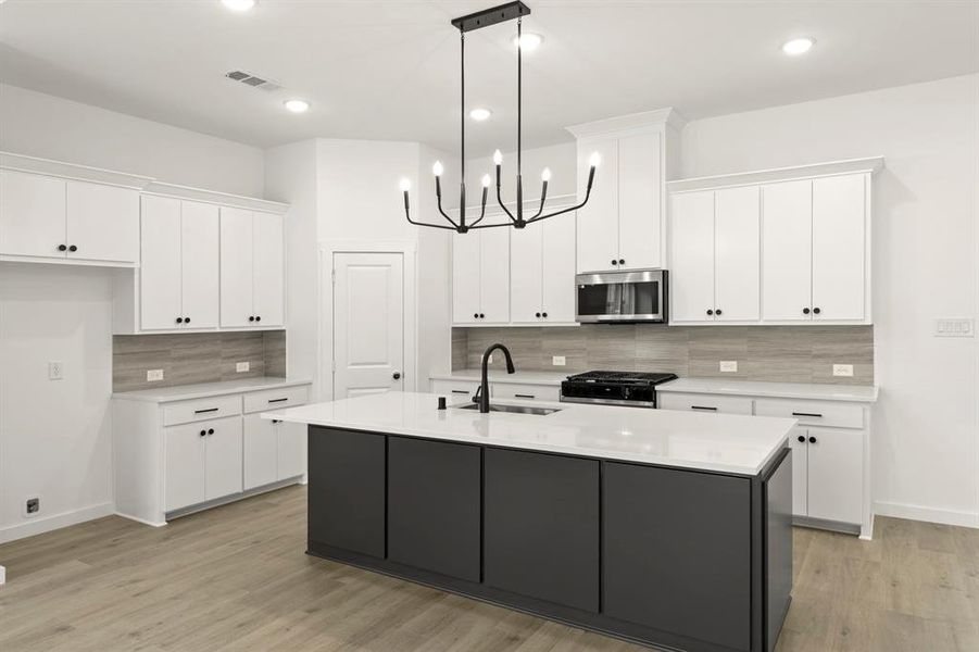 512 Sherwood_3502_Hackberry_Kitchen (2)