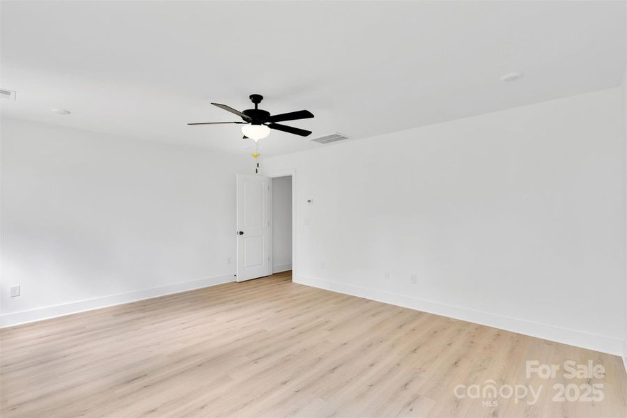 Spacious, unfurnished interior of a new home in , Charlotte (Image 18).