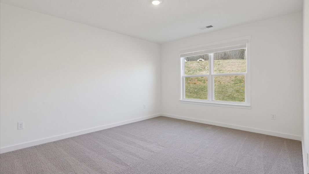 Spacious, unfurnished interior of a new home in Emory Creek, Harriman (Image 17).