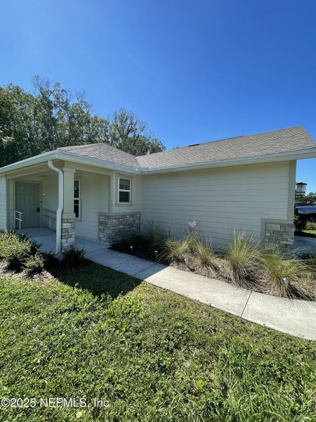 Exterior details and patio area of a home in Pinewood Place, Middleburg (Image 19).