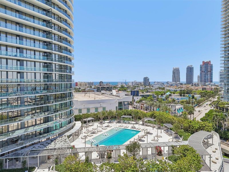 Condo located in Miami Beach, FL showcasing its design and architecture (Image 22).