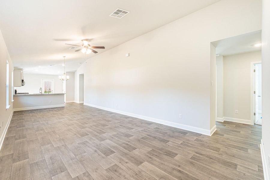 Spacious, unfurnished interior of a new home in Stonebrooke, Conroe (Image 11). Spacious, unfurnished interior of a new home in Stonebrooke, Conroe (Image 11).